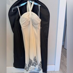 White House black market halter dress size 6, worn once.